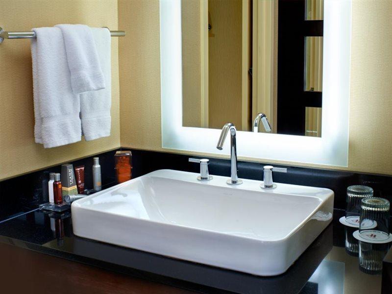 Готель Detroit Marriott Трой Екстер'єр фото