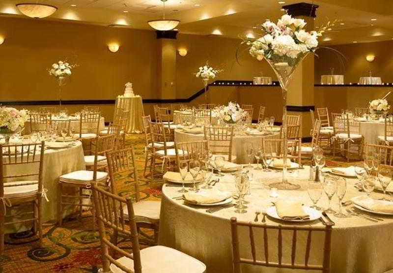 Готель Detroit Marriott Трой Екстер'єр фото