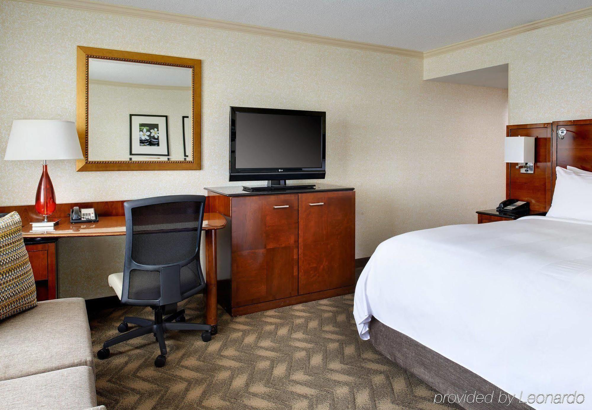 Готель Detroit Marriott Трой Екстер'єр фото