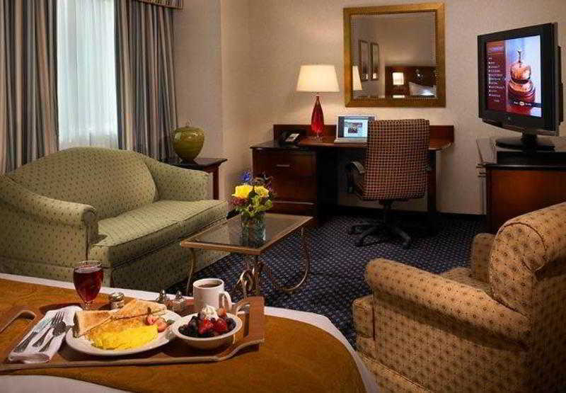 Готель Detroit Marriott Трой Екстер'єр фото