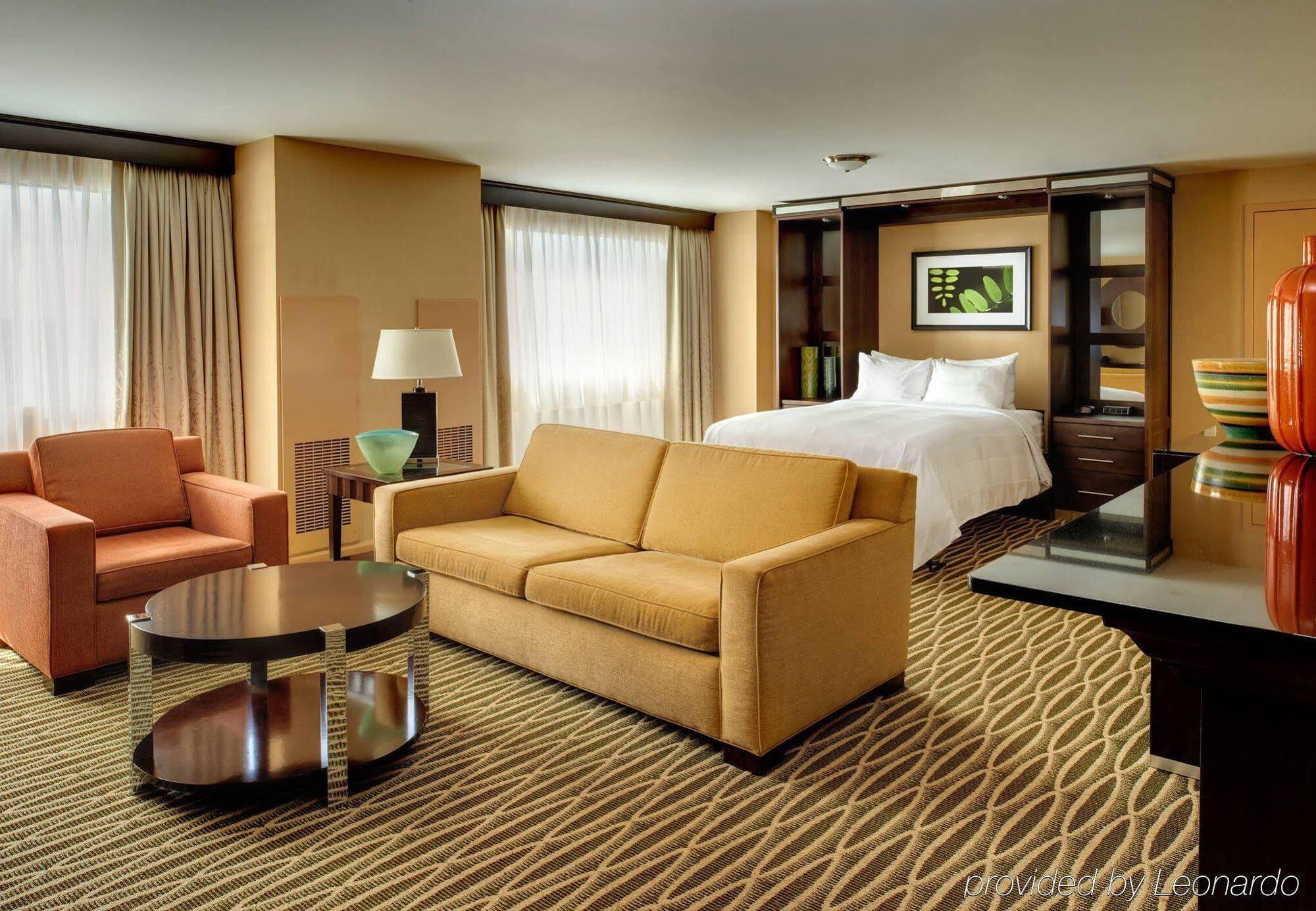 Готель Detroit Marriott Трой Екстер'єр фото